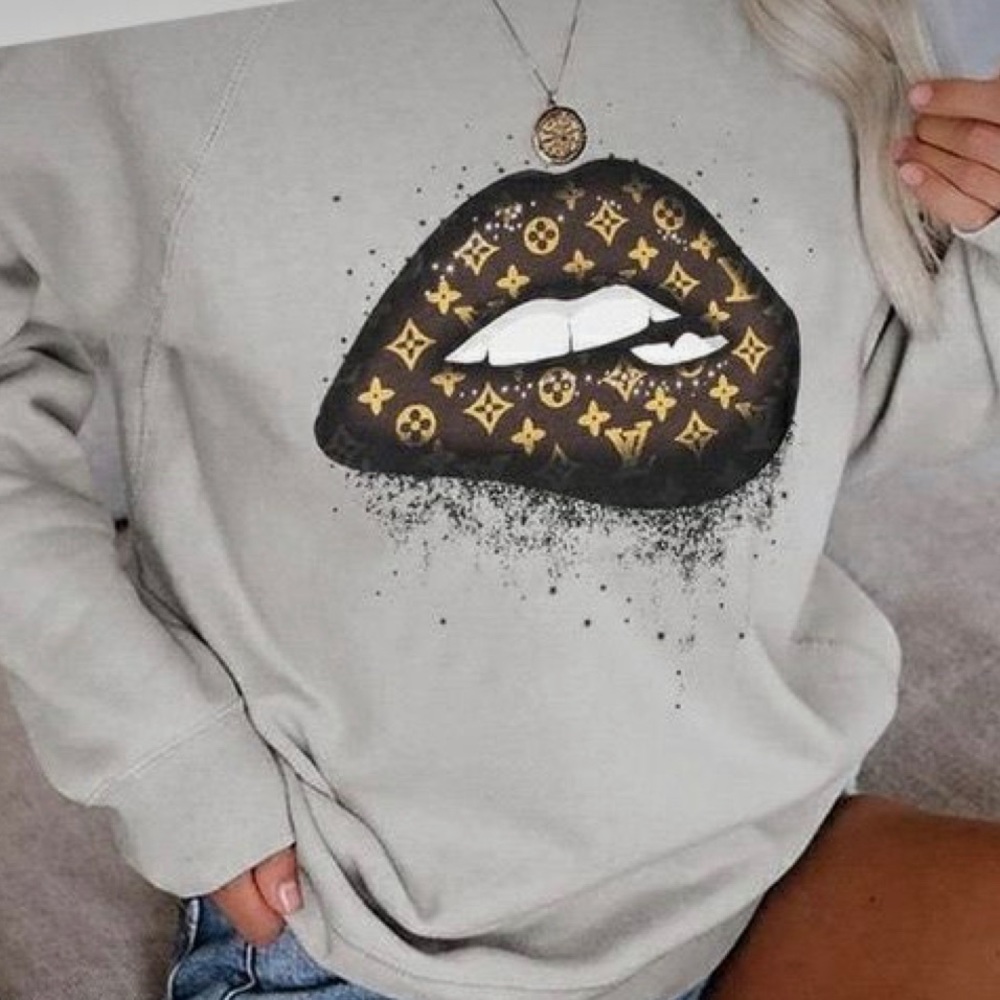 Sheshow Women’s Graphic Sweatshirt-Size Medium